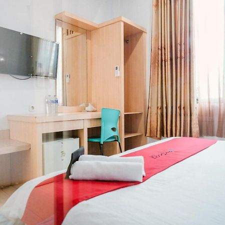 Reddoorz Premium At Hotel T-One Jambi Tanjungjohor Eksteriør billede