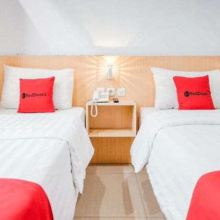 Reddoorz Premium At Hotel T-One Jambi Tanjungjohor Eksteriør billede